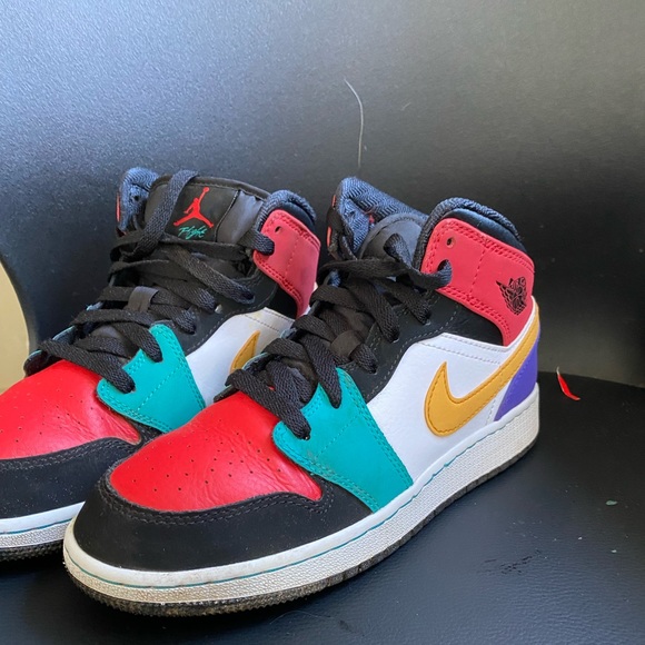 jordan 1 mid multicolor footlocker